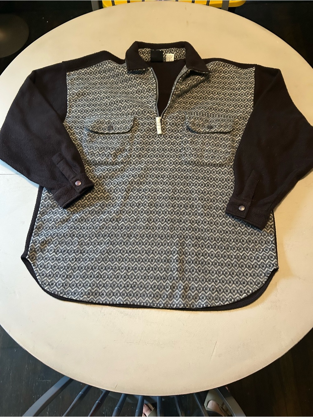 Bugle Boy Men's Black and Gray Patterned Zip Pullover